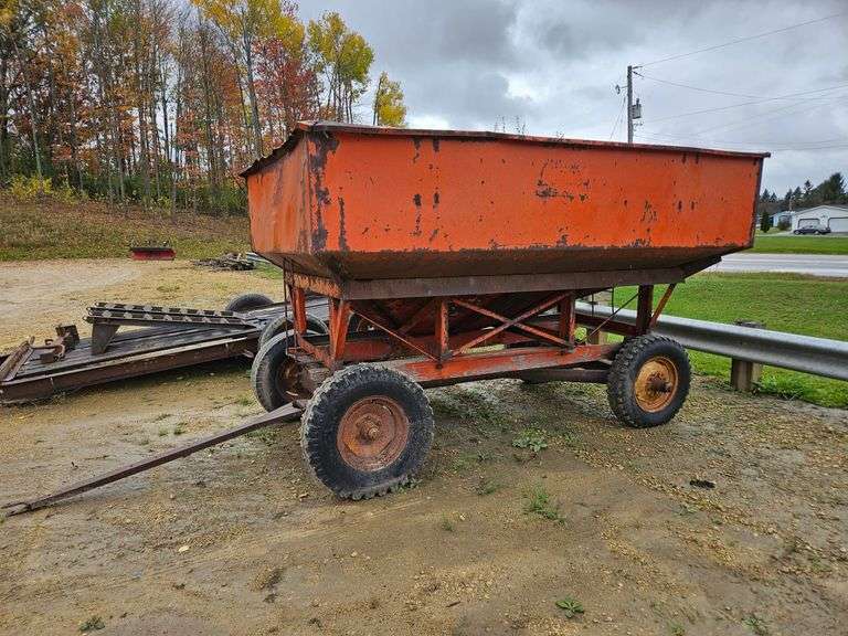 Kilbros 350 Gravity Box on JD running gear