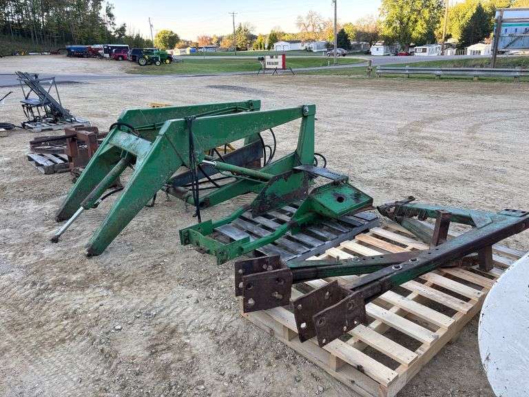 Tractor Loader w/ Mounting Brackets