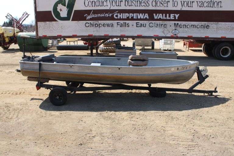 AlumaCraft 14' alum. fishing boat w/trailer