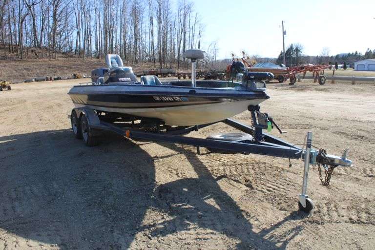 1988 Winner Tournament 2000 boat w/trailer