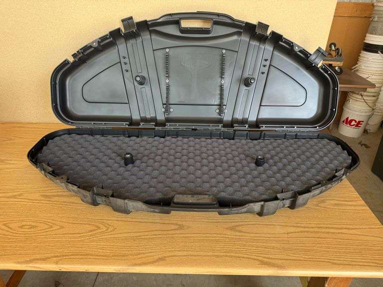 Plano Hard Compound Bow Case