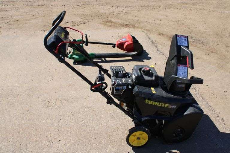 Brute 9 hp. gas snow thrower