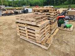 (22) Wooden Pallets