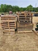 (22) Wooden Pallets