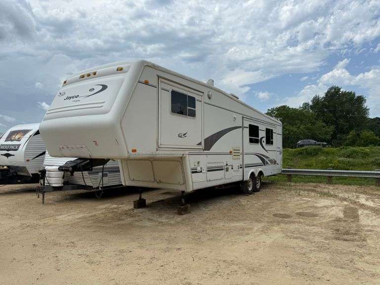 1999 Jayco 5th Wheel Camper (read more)