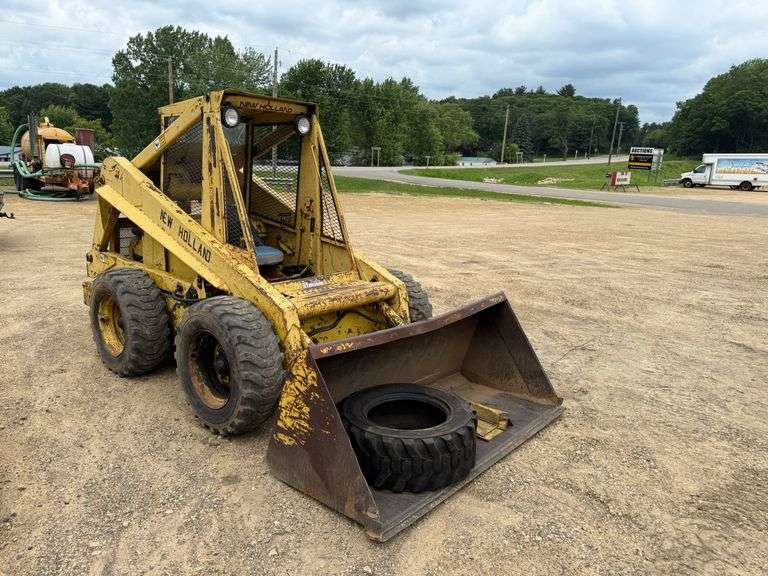 New Holland L35 Skidsteer
