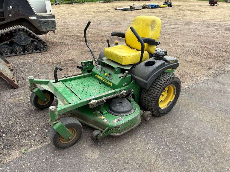 John Deere Z-Trak 717A Zero Turn Lawn Mower