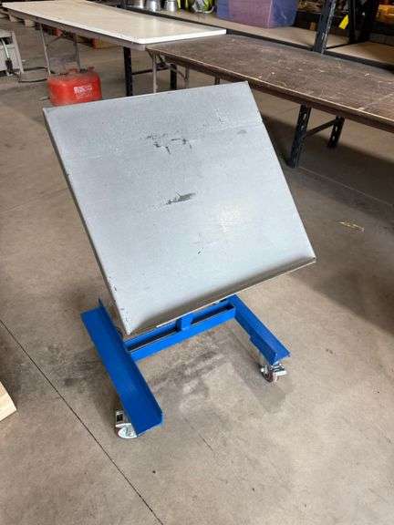 HD Work Station on Casters