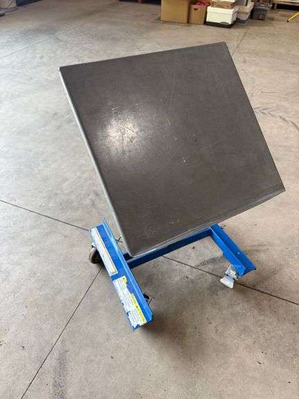 HD Work Station on Casters