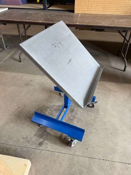 HD Work Station on Casters