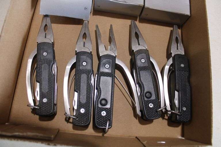 8 Barlow combination pliers / pocket knives