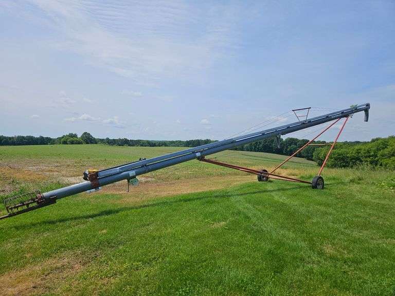 Hutchinson 60-ft Grain Auger (off-site)