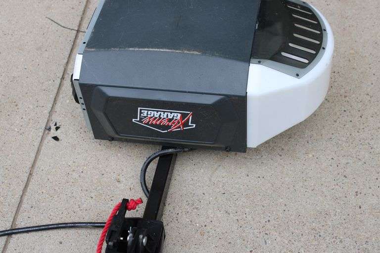 Xtreme Garage, elec. garage door opener - Lee Real Estate &amp; Auction Service