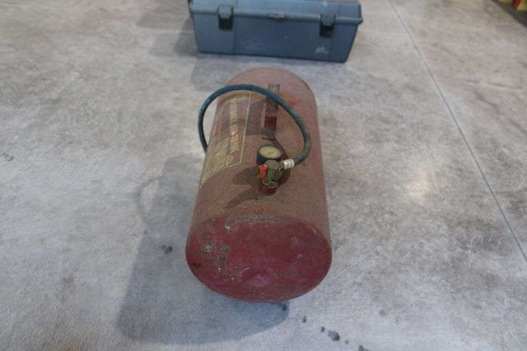 Midwest 7 gal. portable air tank
