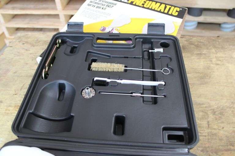 Central Pneumatic 2 pc. Professional Auto spray kit