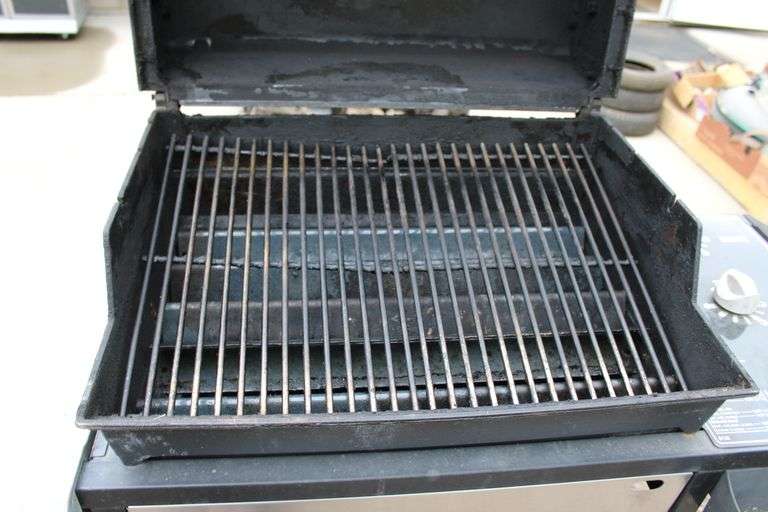 Weber 3 burner gas grill