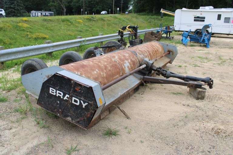 Brady Mod. 1680, 6 row stalk chopper, PTO drive