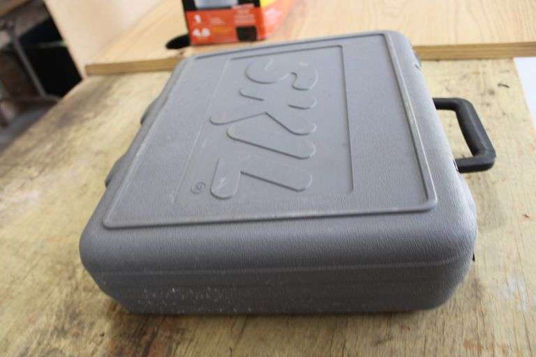 Skil elec. drill w/case