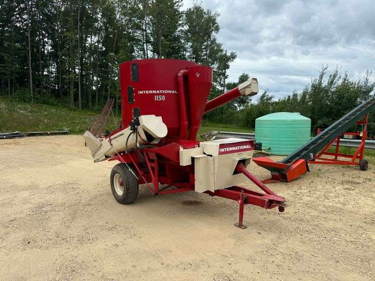 International 1150 Feedmill