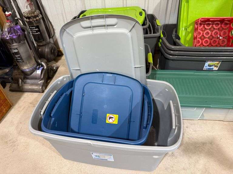 (10) Plastic Totes w/ Lids