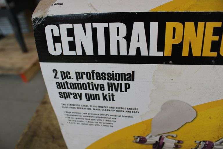 Central Pneumatic 2 pc. Professional Auto spray kit