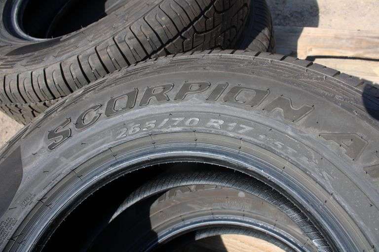 Set of 4 Pirelli Scorpion ATR 17" tires