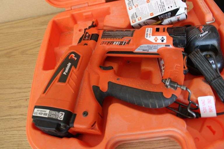 Paslode Impulse cordless finish nailer w/case