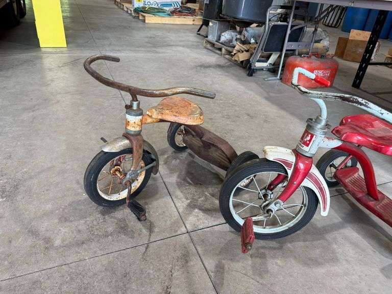 (2) Kids Tricycles