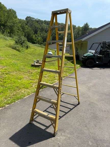Keller 8' Fiberglass Step Ladder