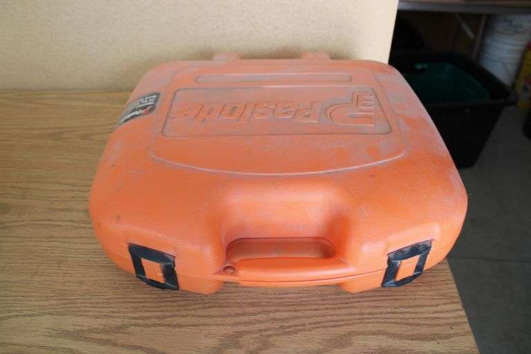 Paslode Impulse cordless finish nailer w/case