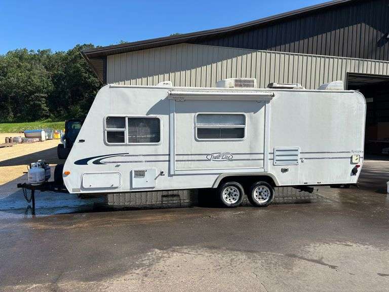 2001 Trail-Lite 23-ft. Travel Trailer (NO TITLE)