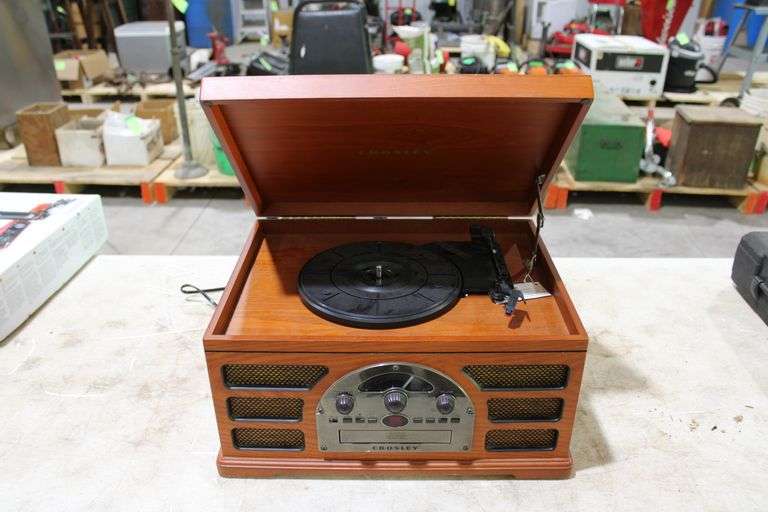 Crosley turn table/CD/Radio/Cassette player