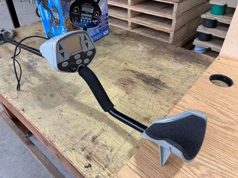 Discovery Metal Detector