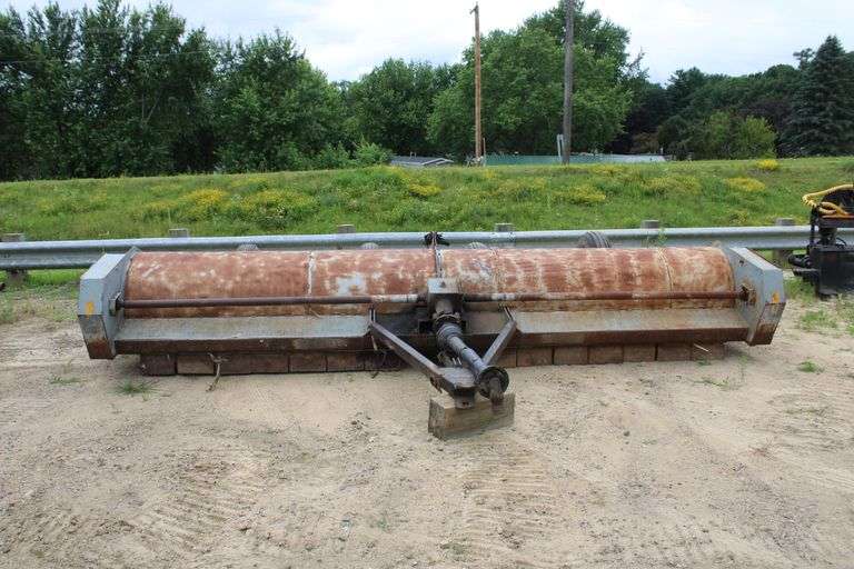 Brady Mod. 1680, 6 row stalk chopper, PTO drive