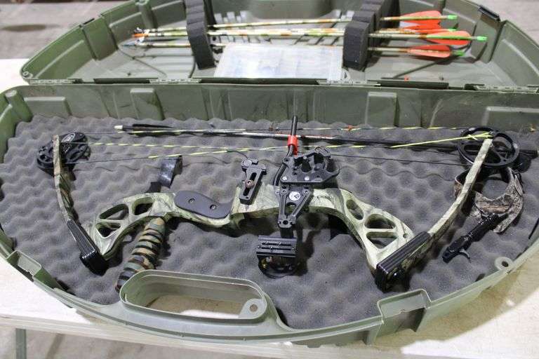 PSE Slinger compound bow w/case