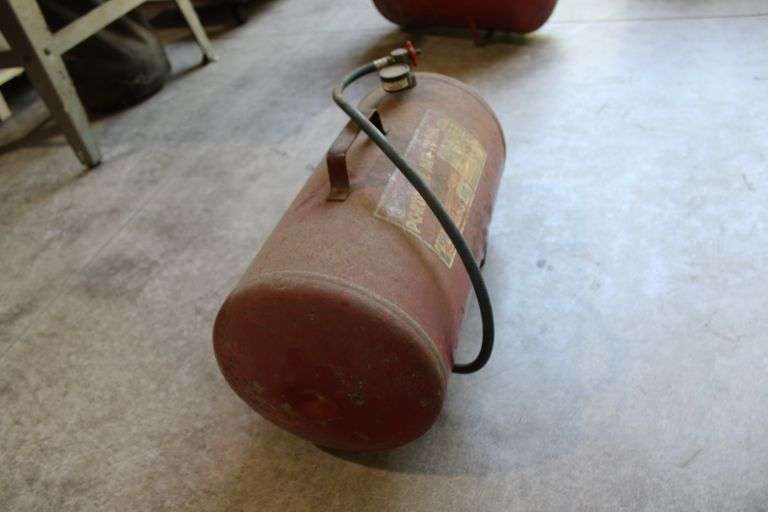 Midwest 7 gal. portable air tank