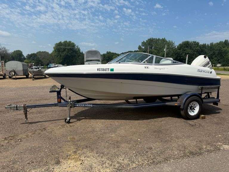2000 Four Winns 18' Fiberglass Boat