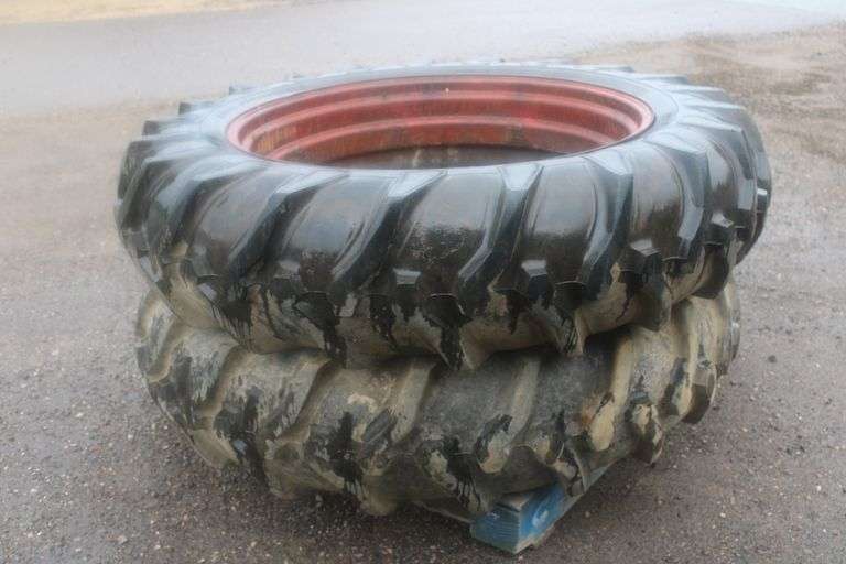 Pair of Kelly Springfield tractor duals