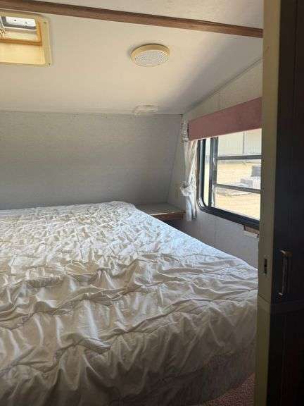 1992 Hornet 5th Wheel Camper