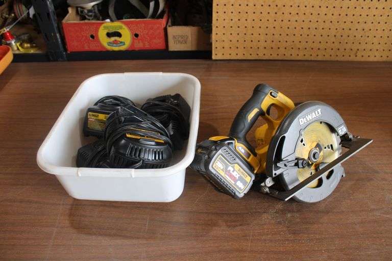 DeWalt 20v cordless 7 1/4" circular saw