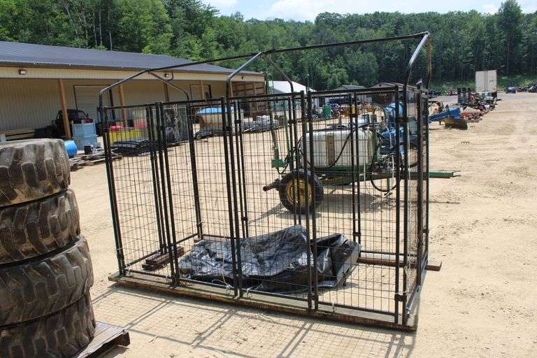 4' x 8' x 6' dog kennel w/tarp cover
