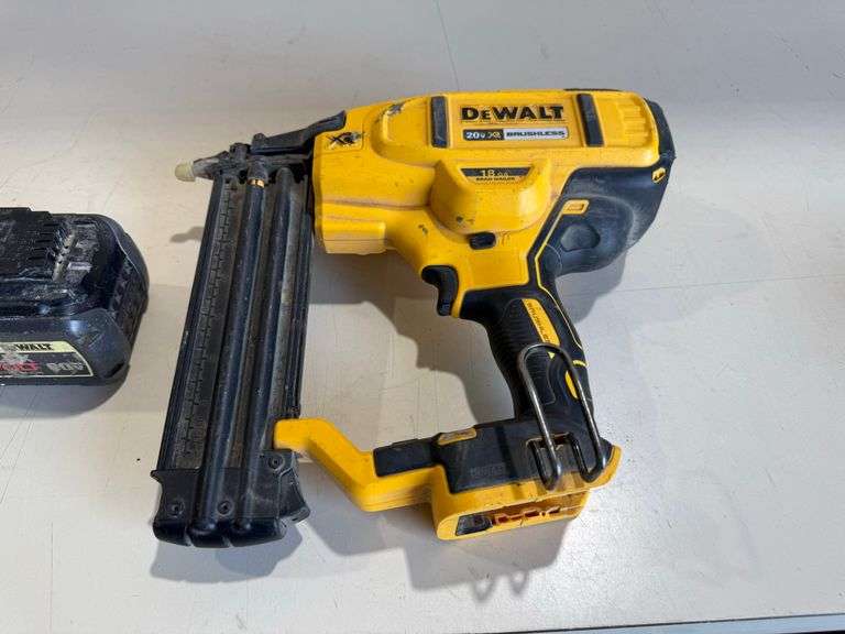 DeWalt 20v 18ga Brad Nailer