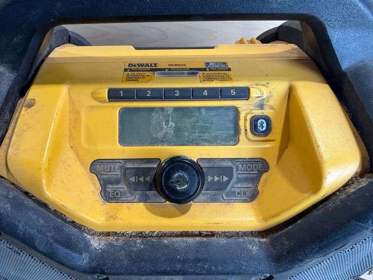 DeWalt Radio/Power Bank