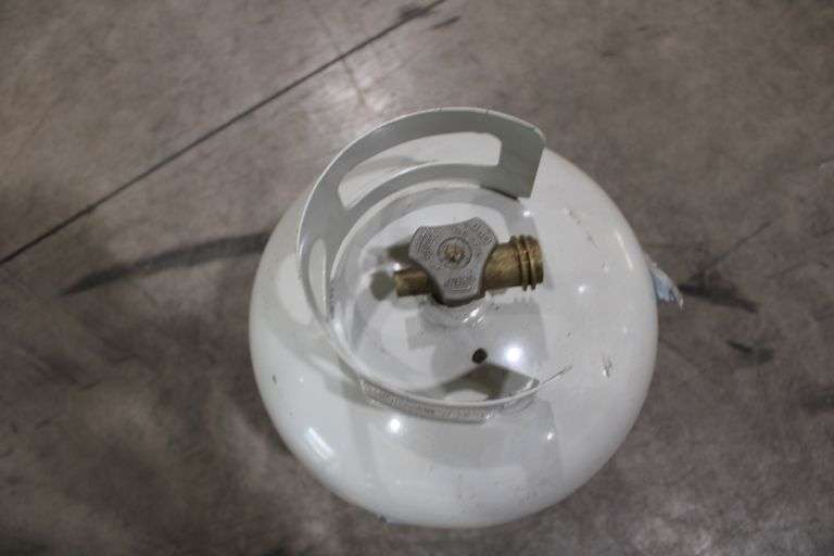 20 lb. propane tank