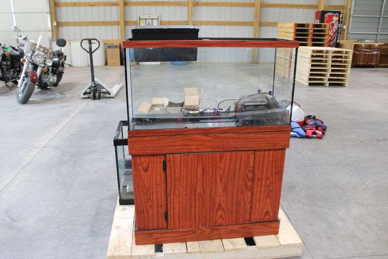 30 gal. Aquarium w/stand & accessories