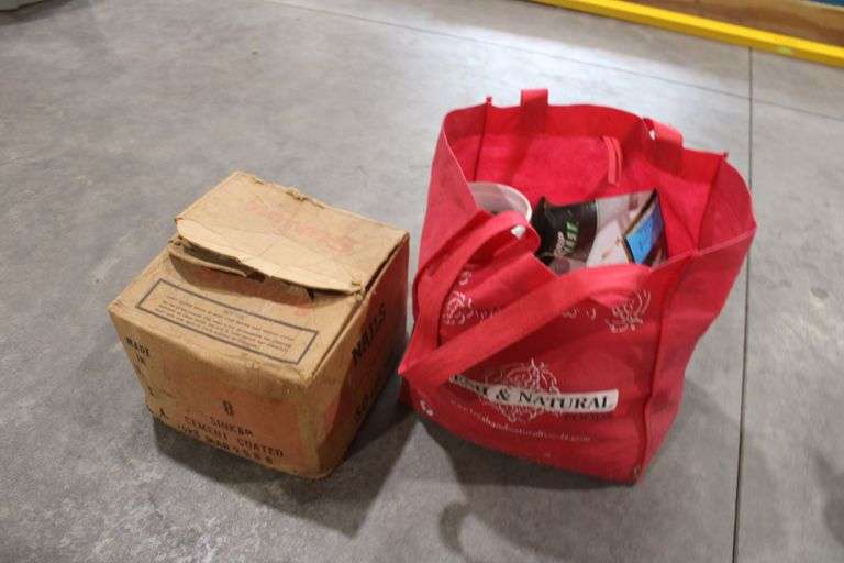 Box & bag of nails & screws