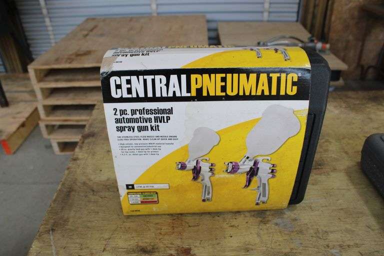 Central Pneumatic 2 pc. Professional Auto spray kit