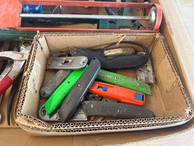 Caulk Guns, Utility Knives, & Other Hand Tools