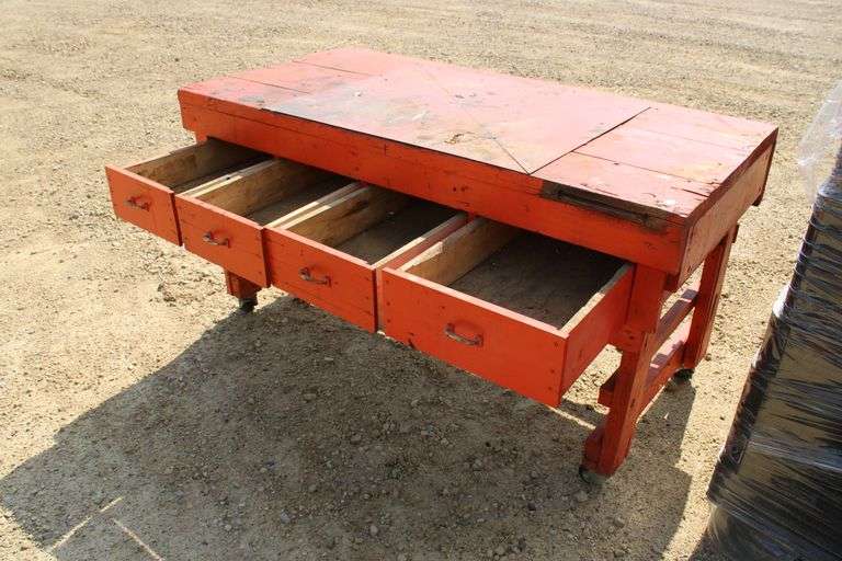 Wood work bench w/drawers