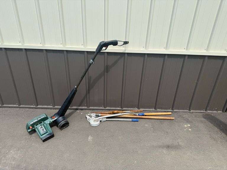 B&D Lawn Edger & Hand Tools